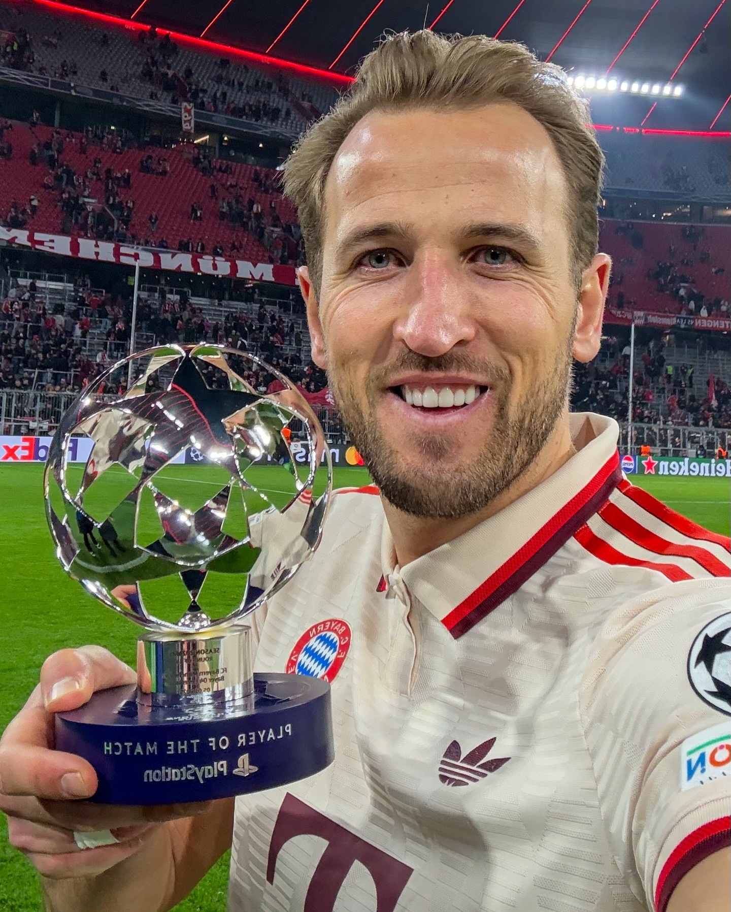 关于凯恩迎来十赛季高光表现，巴塞罗那球迷沸腾！的信息