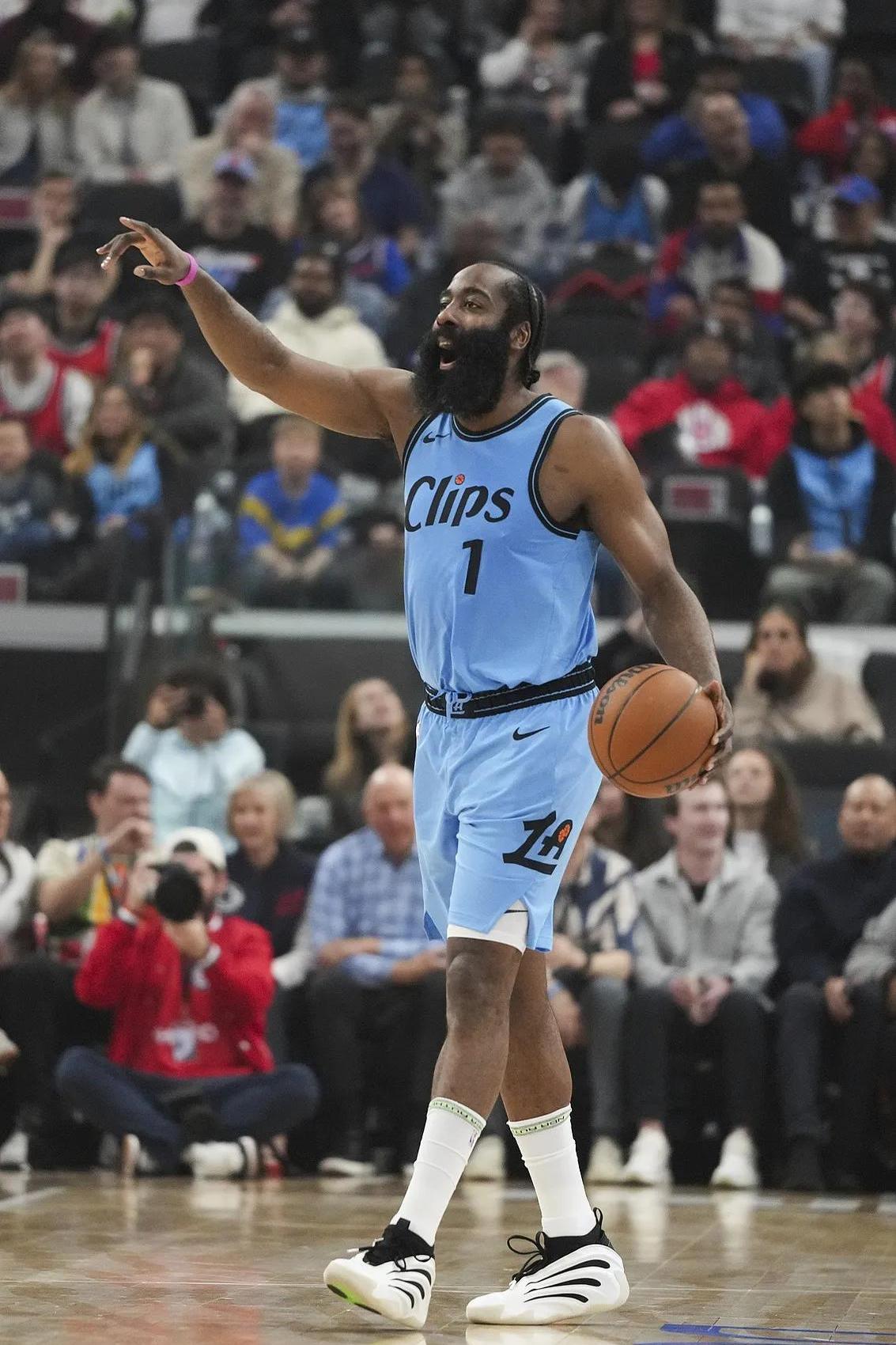 哈登连续十二场比赛得分超过势不可挡，中国队挑战极限！