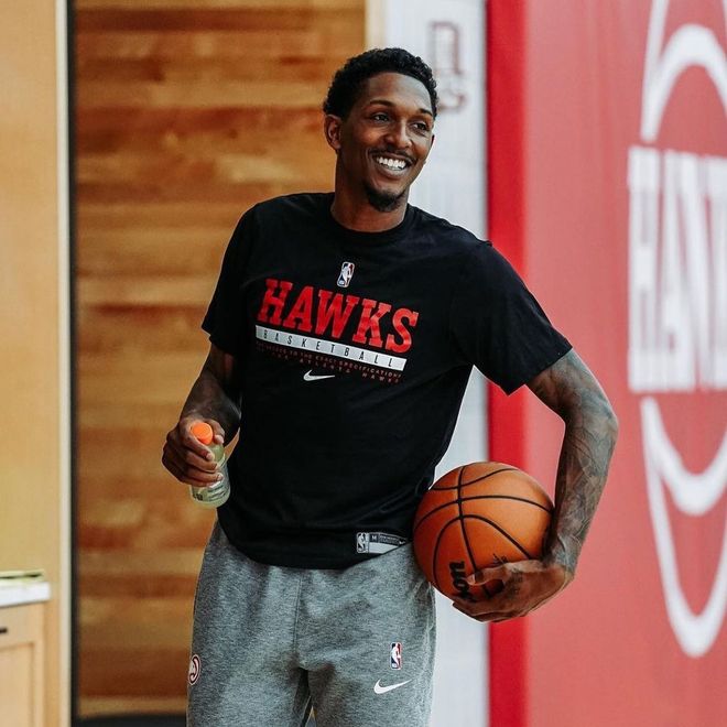 Ming迎来二十赛季高光表现，老鹰球迷沸腾！的简单介绍