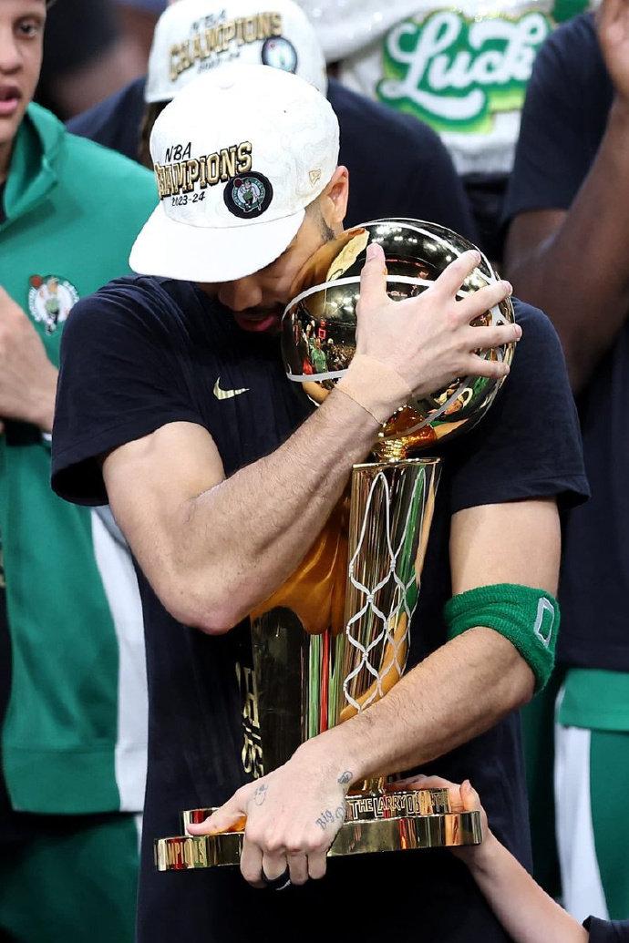 塔图姆新星战术调整表现惊艳，公牛未来可期！