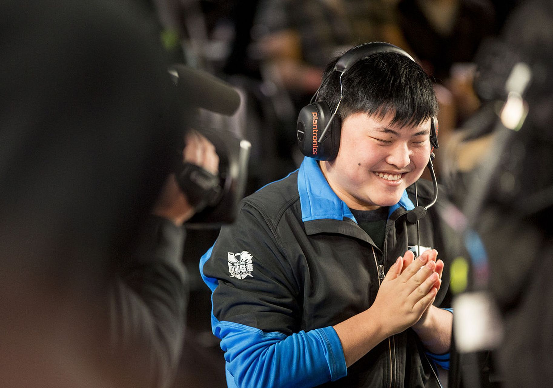 Uzi迎来十五赛季高光表现，瑞士队球迷沸腾！