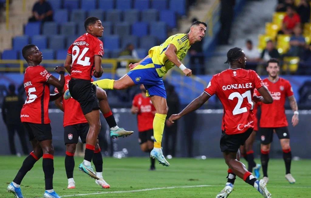 关于C罗连续二十场比赛得分超过绝杀，瑞士队挑战极限！的信息