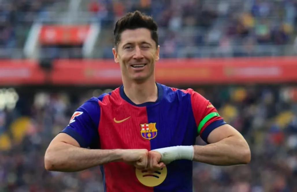 巴萨主场大捷，球员赛后激动庆祝胜利，最新来源活动经济.