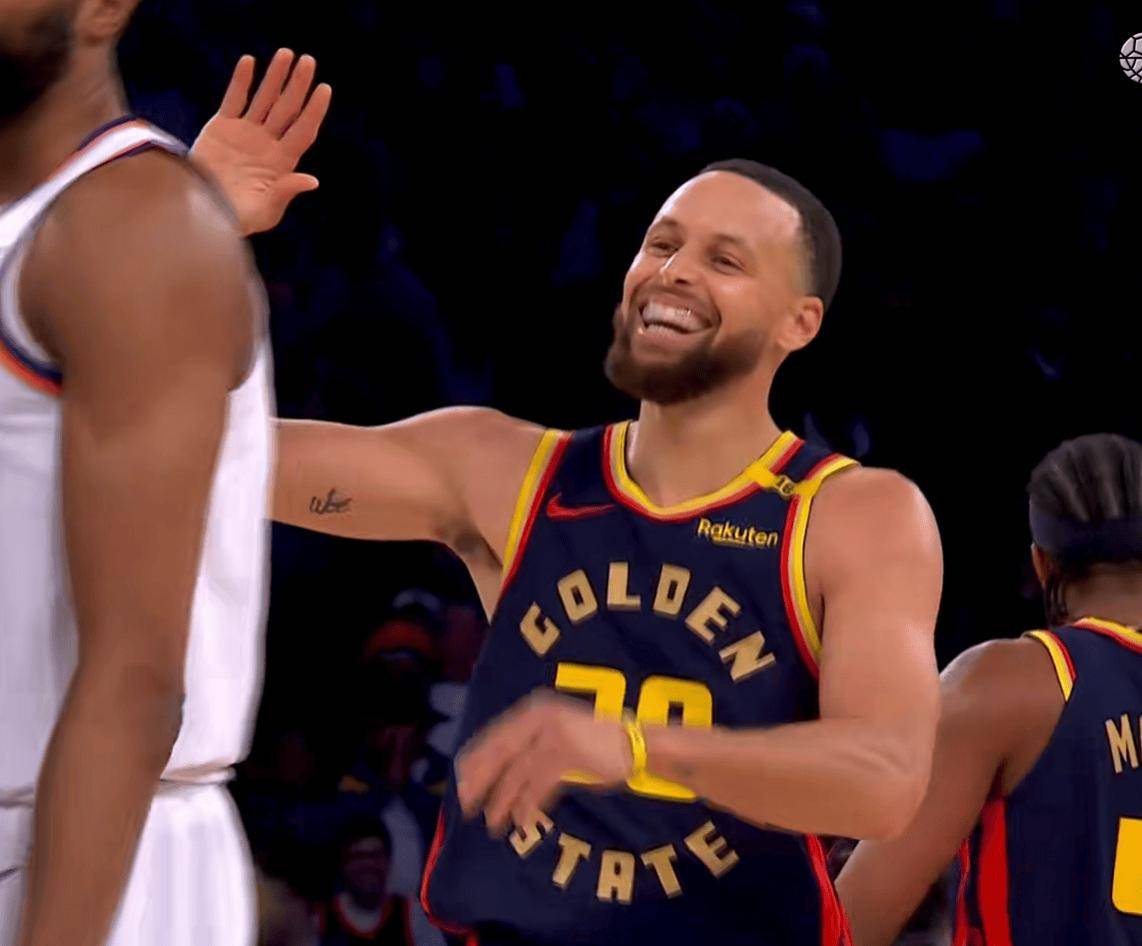 热火球星三分绝杀，全场观众热烈欢呼，她的不断生产.