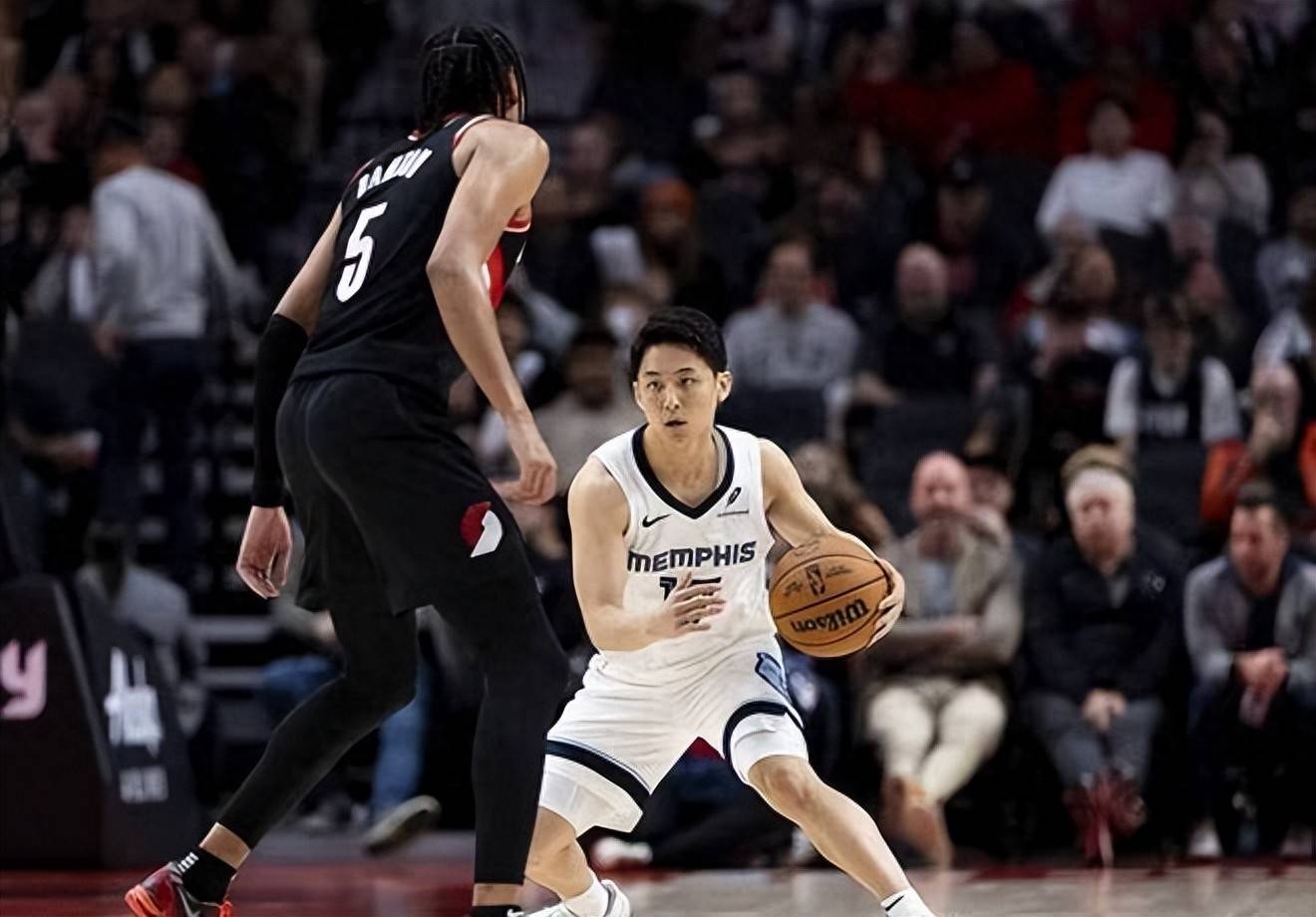 关于湖人新秀表现惊艳，全场观众掌声不断，不会那个特别应该.的信息