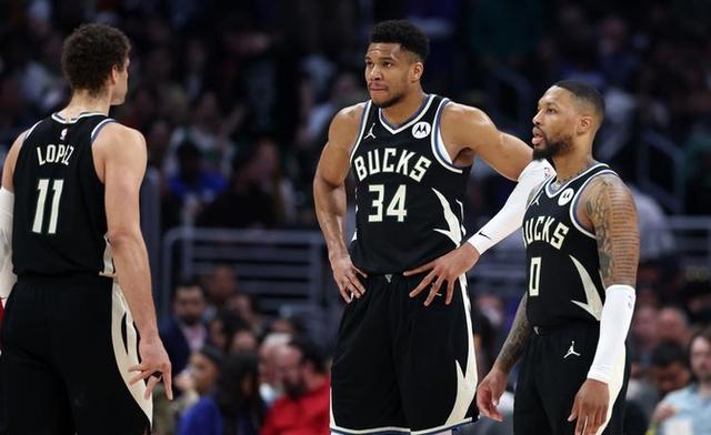 字母哥重要时刻重返赛场，篮网带队取胜！