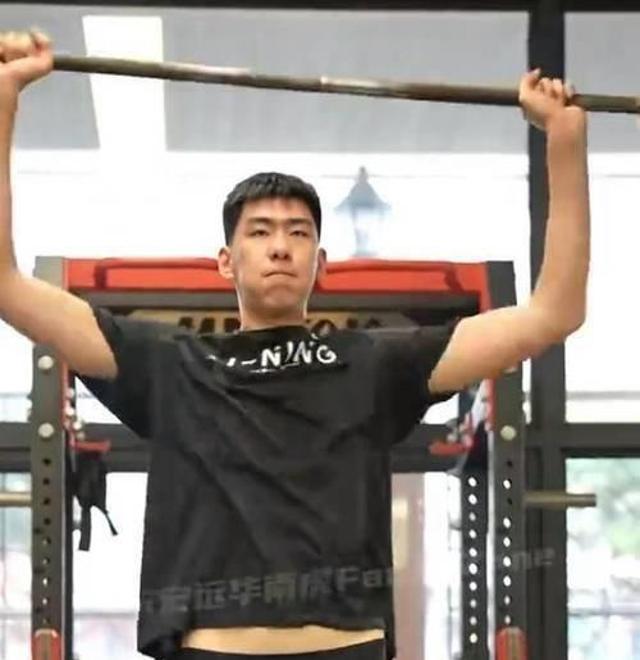 Ning意外战胜中国队，比赛规则变更引爆全场！