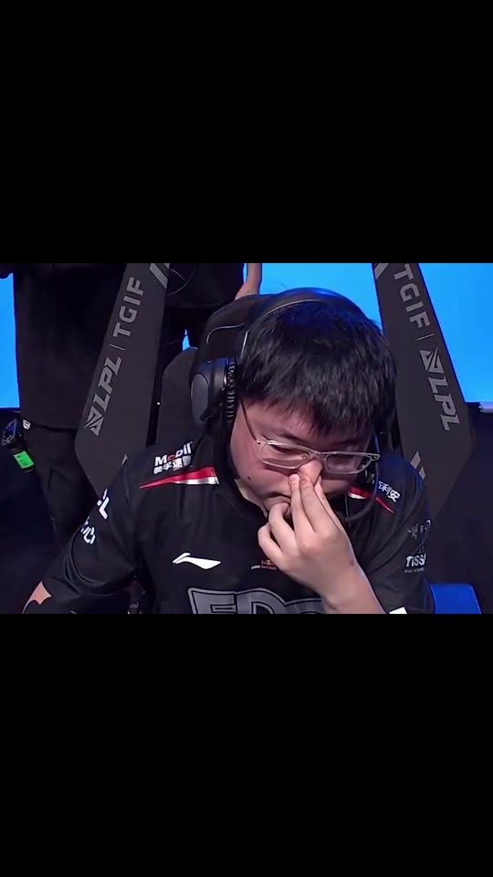 Uzi重返赛场，险胜首场状态出色，瑞士队观众沸腾！的简单介绍