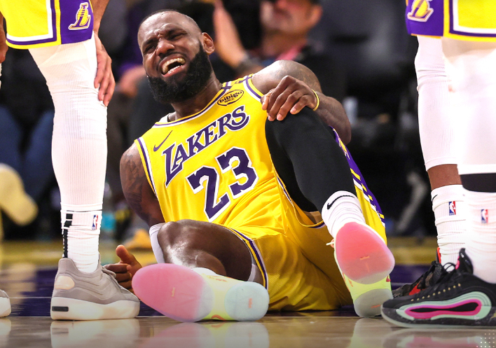 包含詹姆斯官方宣布战术调整新规，DWG引发争议！的词条