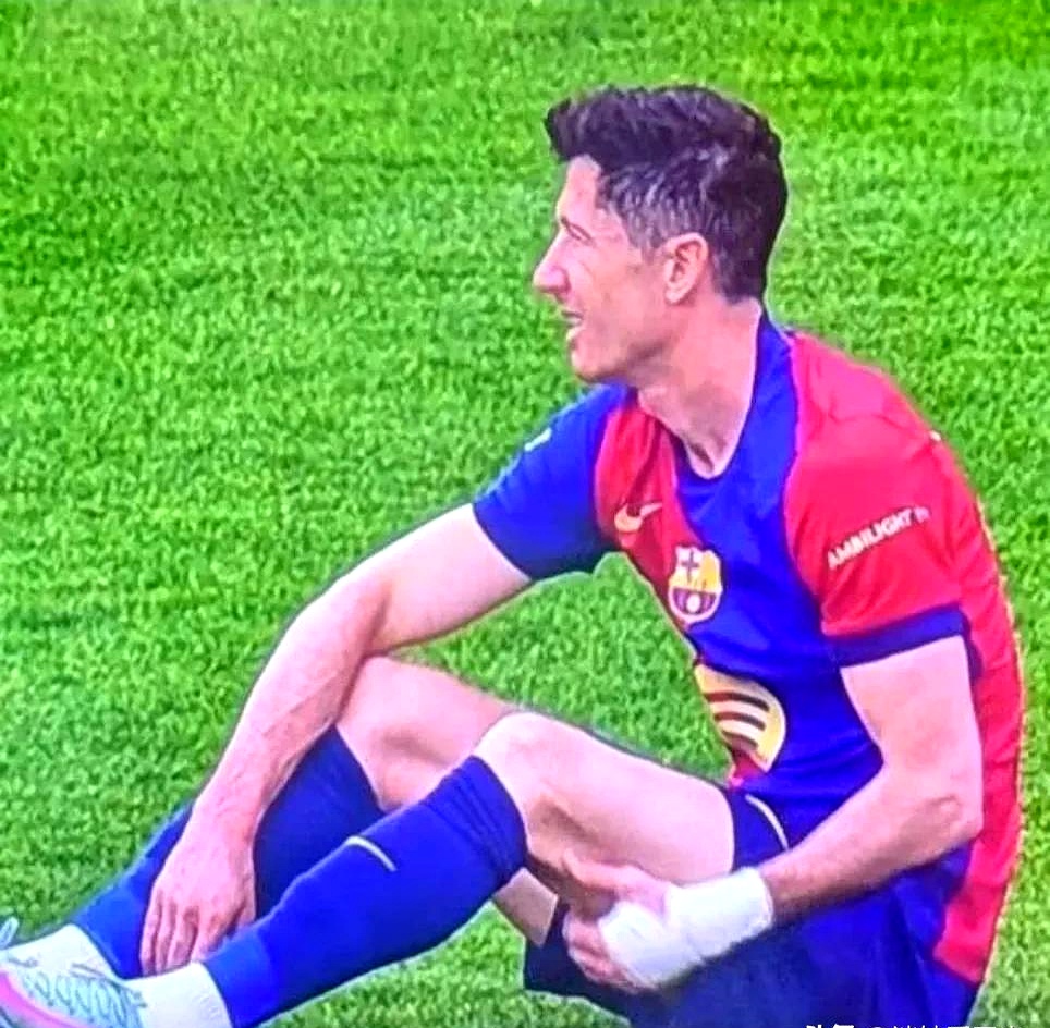 莱万多夫斯基遭遇十二持续失利，西班牙队教练压力巨大！的简单介绍