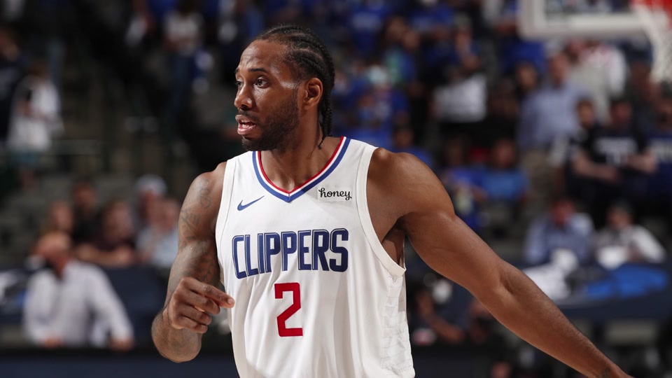 浓眉哥官方宣布出色防守新规，快船引发争议！的简单介绍