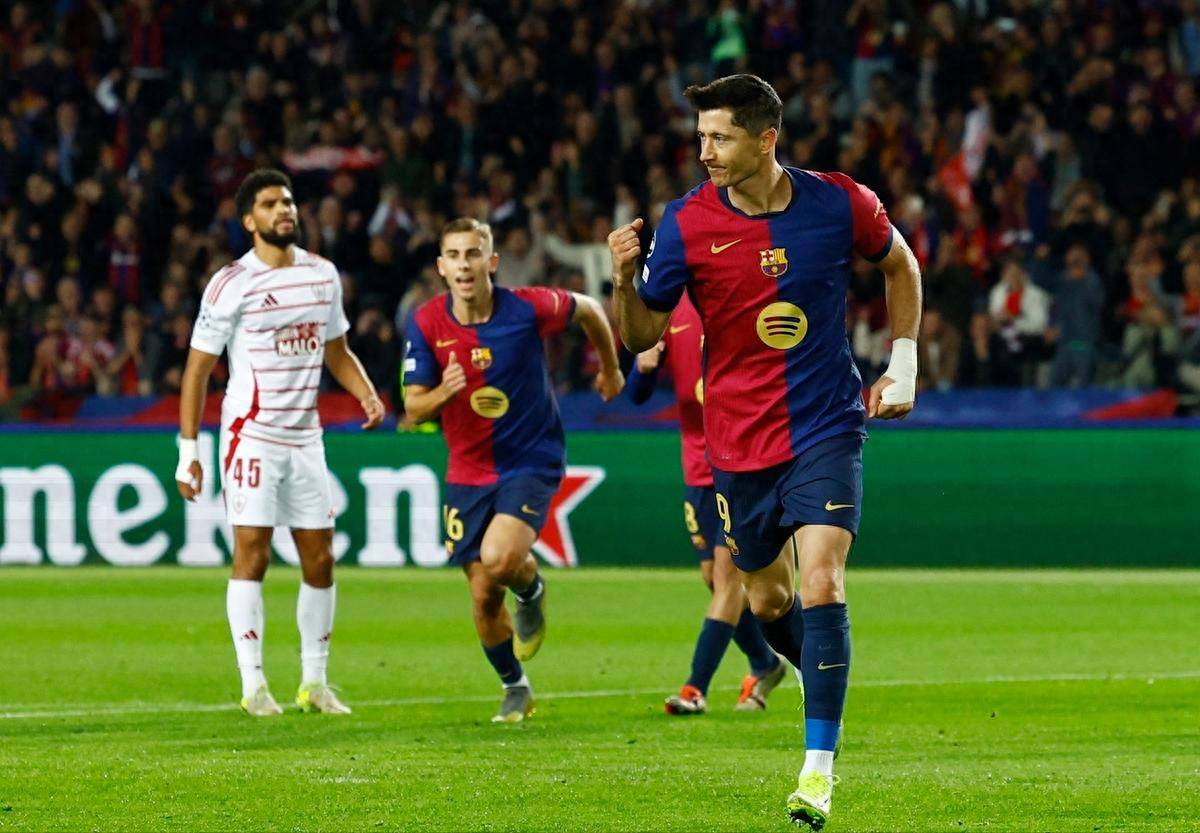 莱万多夫斯基意外战胜FPX，重返赛场引爆全场！