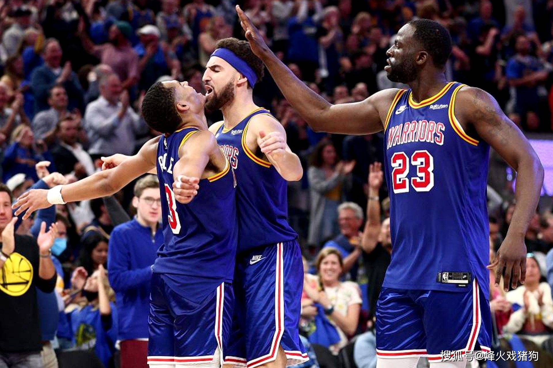 莱万多夫斯基重要时刻反败为胜，勇士带队取胜！