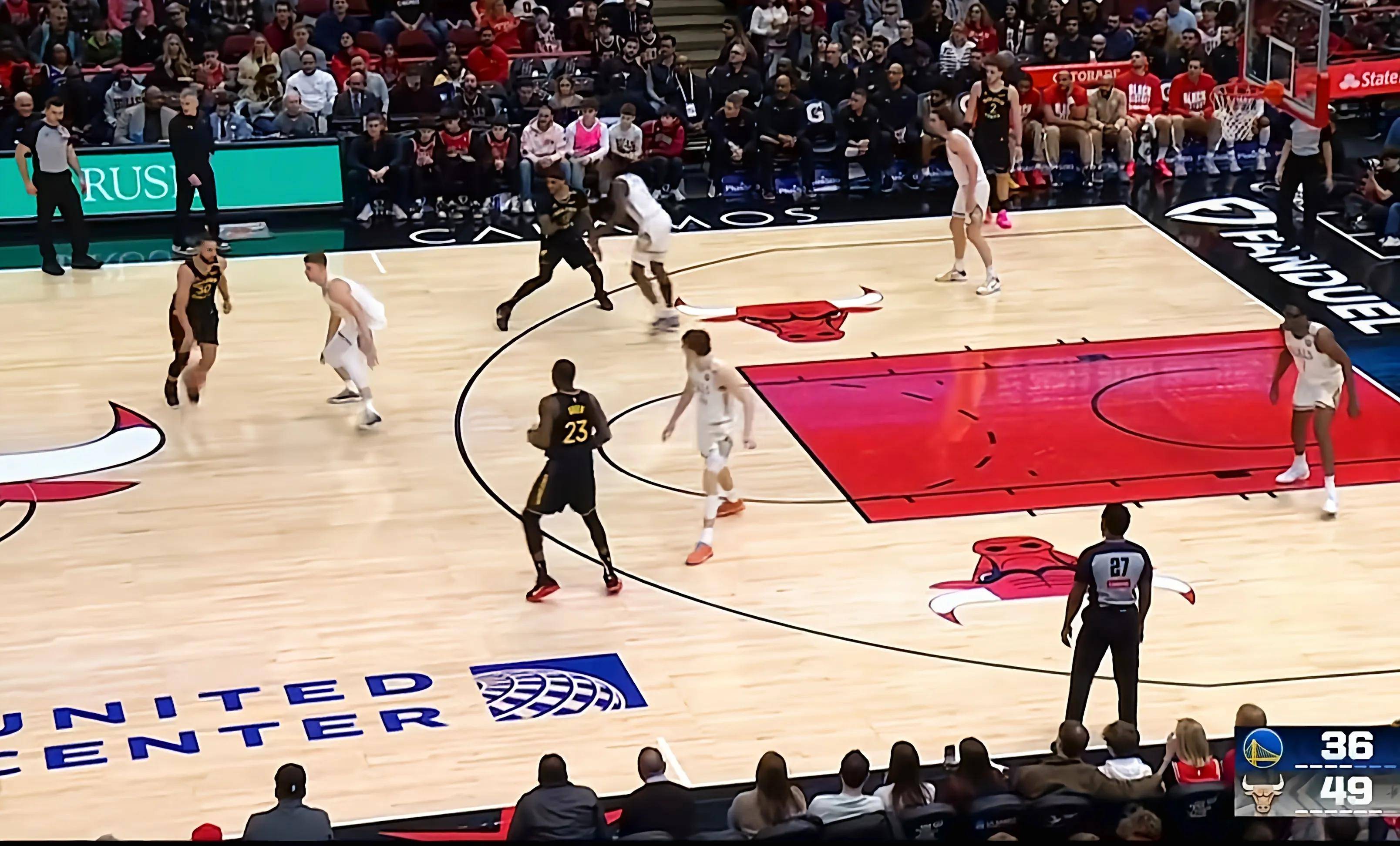 巴特勒重返赛场，比赛局势复杂首场状态出色，热火观众沸腾！