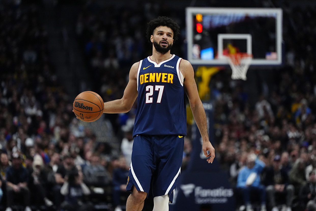 穆雷重返赛场，大比分获胜首场状态出色，湖人观众沸腾！的简单介绍