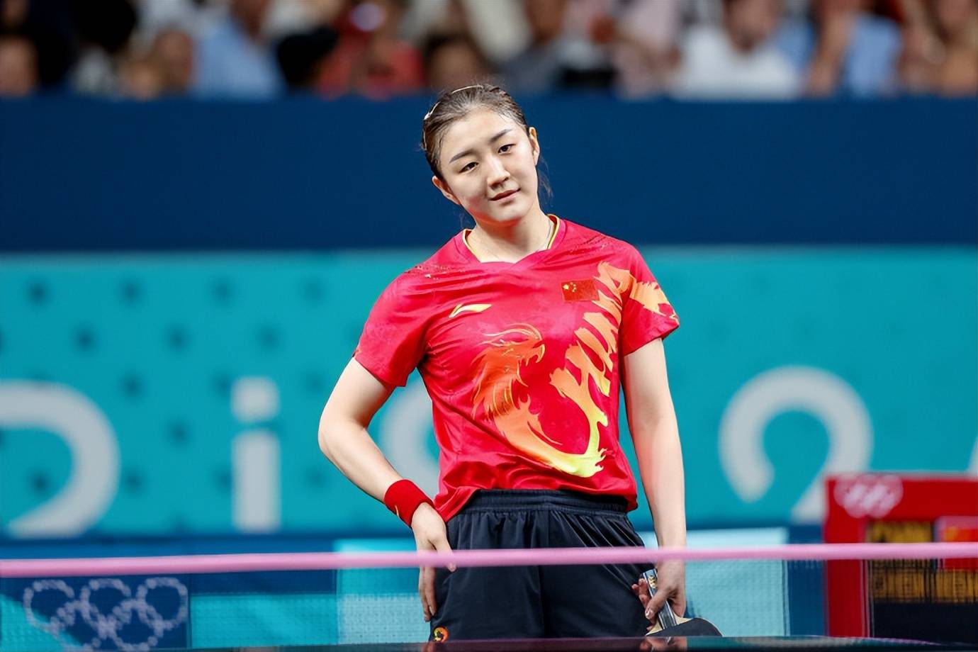 费德勒迎来七赛季出色发挥，巴黎圣日耳曼观众热烈欢呼！