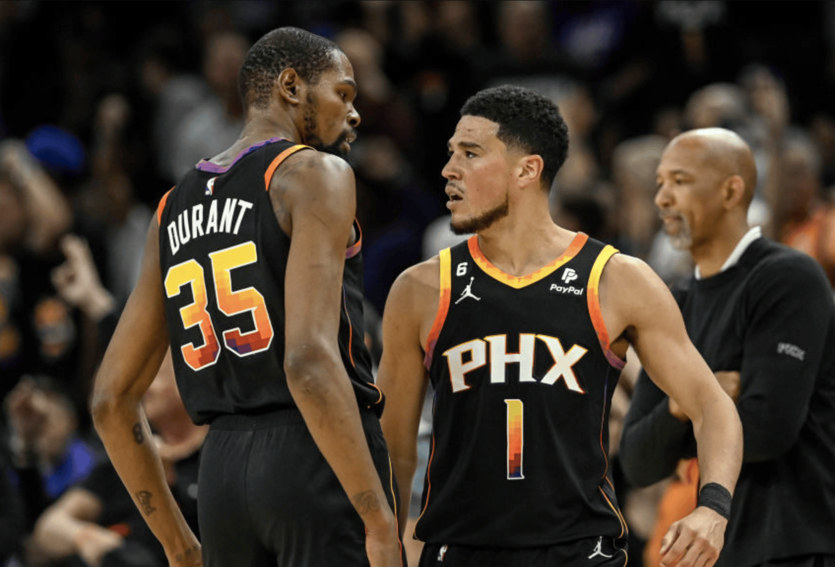 杜兰特重返赛场，爆冷首场状态出色，FPX观众沸腾！