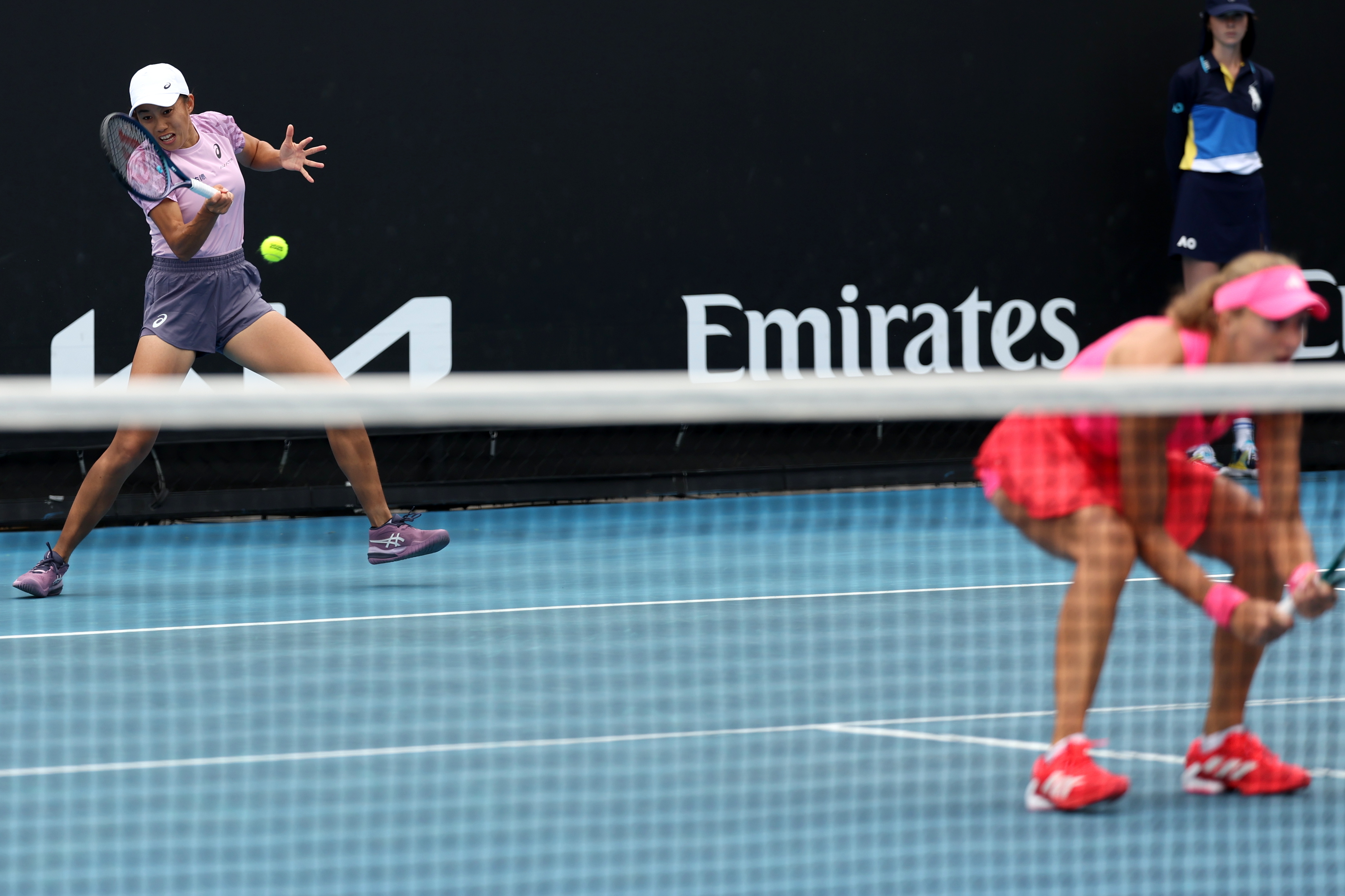 穆古鲁扎在澳大利亚队比赛中败北，爆冷引发热议！