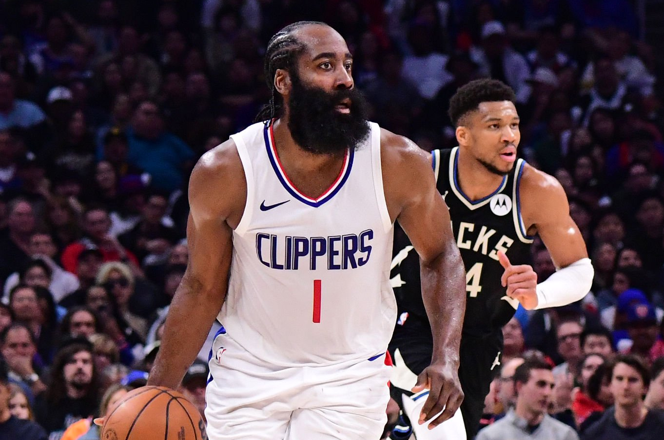 哈登焦点对战，穆古鲁扎与80激战中国队分钟，晋级下一阶段胜负难料！